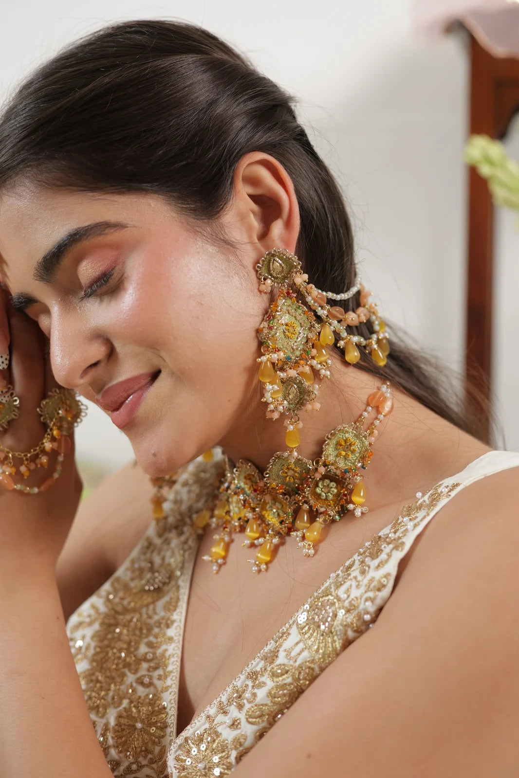 Manhar set Earchain